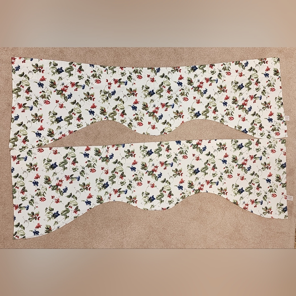 Waverly Home Fashion 2 Grapes Valance